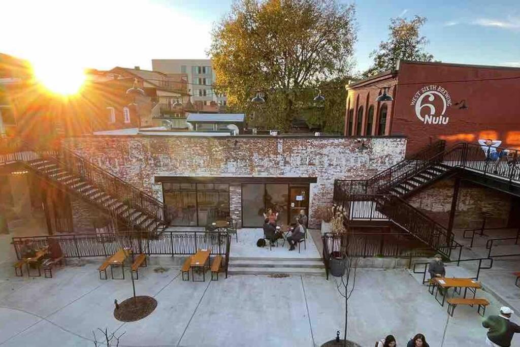 2Br Unit W/ Cinema Room In Nulu Louisville Exterior foto